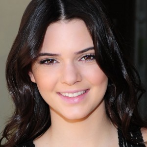 Kendall Jenner Gets Attacked on Twitter